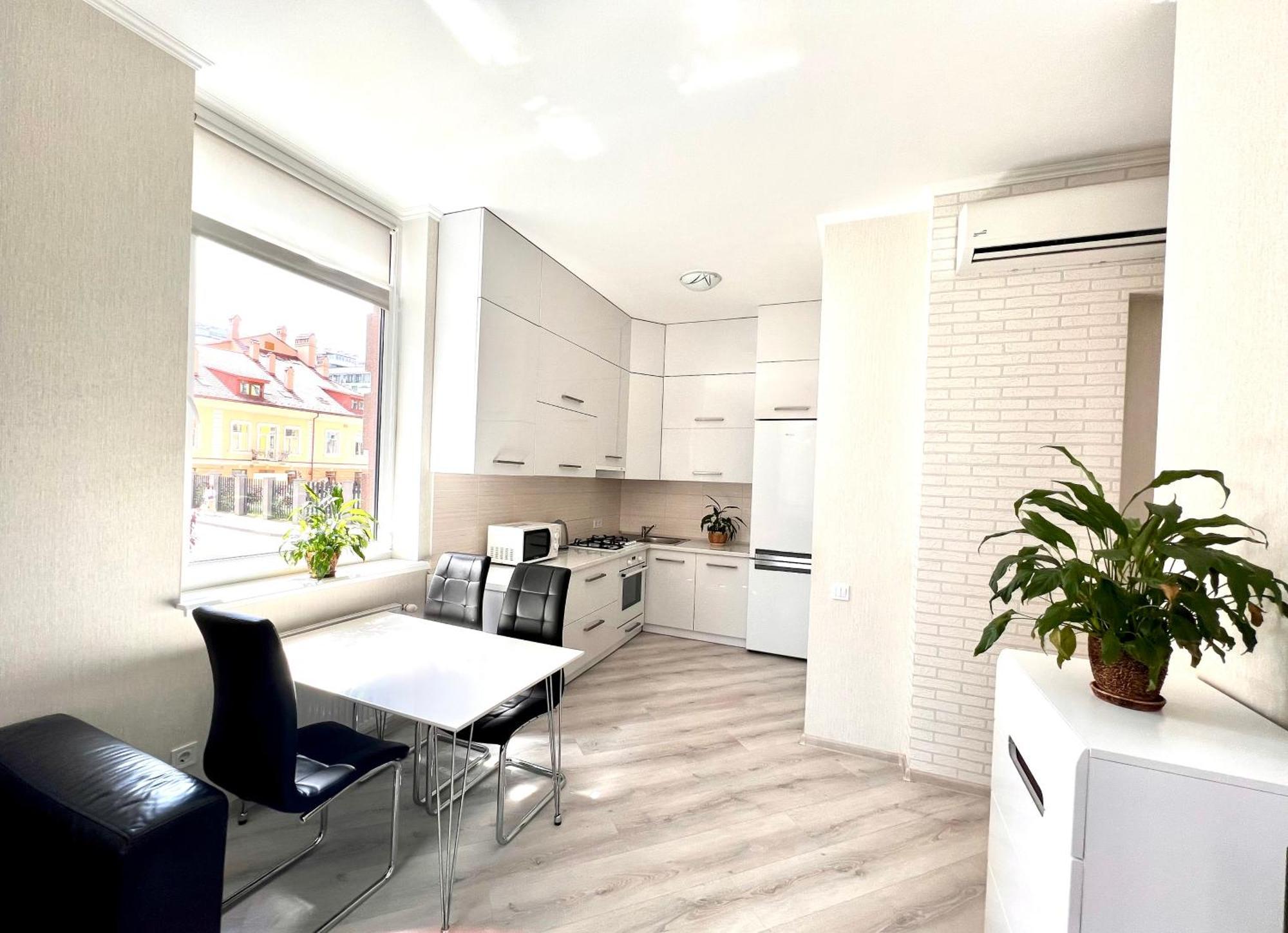 Osapart Beautiful Apartment In A Complex Semycvit Lviv Ngoại thất bức ảnh